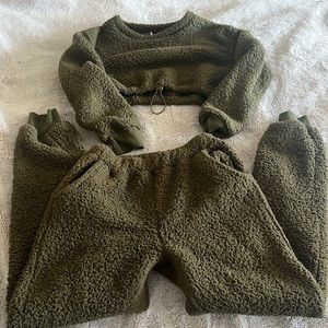 Green Sherpa two piece set